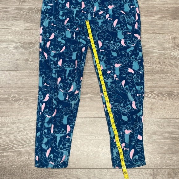 NWOT Disney Lilo & Stitch Weekend Vibes Pajama Set M(8-10) - Picture 13 of 16